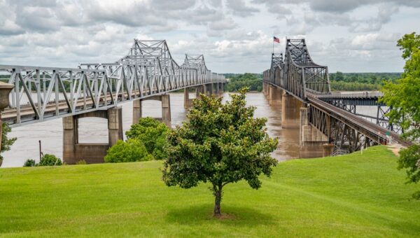 The Great American River Road Trip: Discovering the Hidden Gems of the Mississippi in 2026